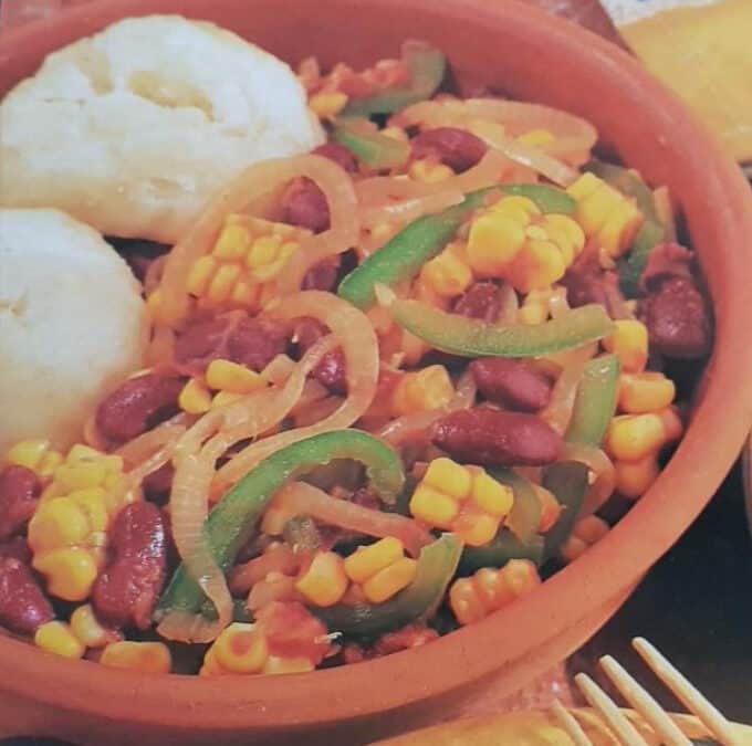 Bohnen-Mais Eintopf mit Garlic Pepper dazu Mehlknödel (Ujeqe Lwe Mpama – or steamed dumpling)